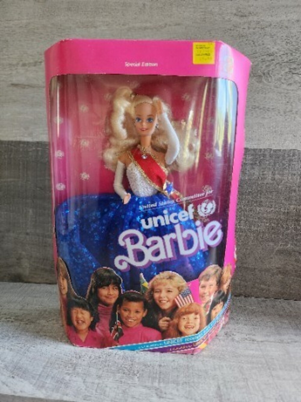 Barbie UNICEF Doll 1989 Blonde Special Edition #1920 NIB 80s Red White Vintage!